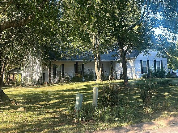 3rd image of 532 Sunnyhill Dr