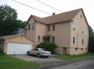 37 Burrstone Rd, New York Mills, NY 13417