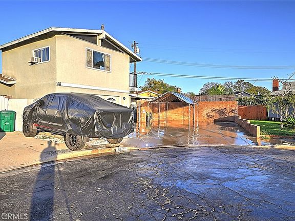 3rd image of 8297 E Carburton St
