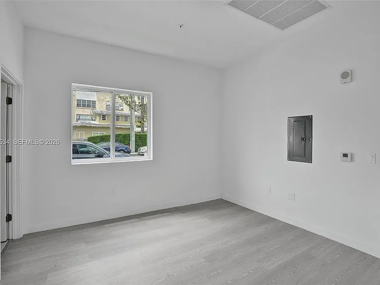 1567 NW 1st St #1 — Photo 10