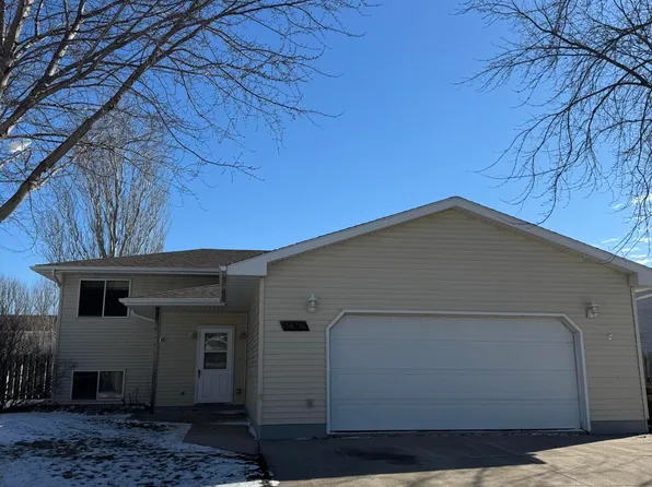 1830 Northridge Dr, Watertown, SD 57201