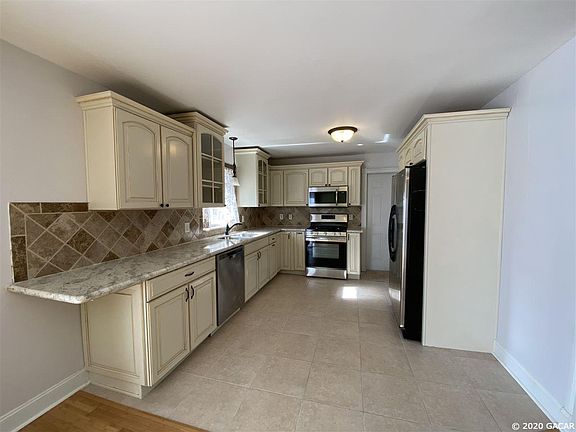 4th image of 3709 NW 22nd Pl