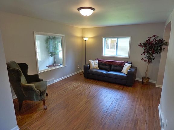 5th image of 1768 Blair Ave