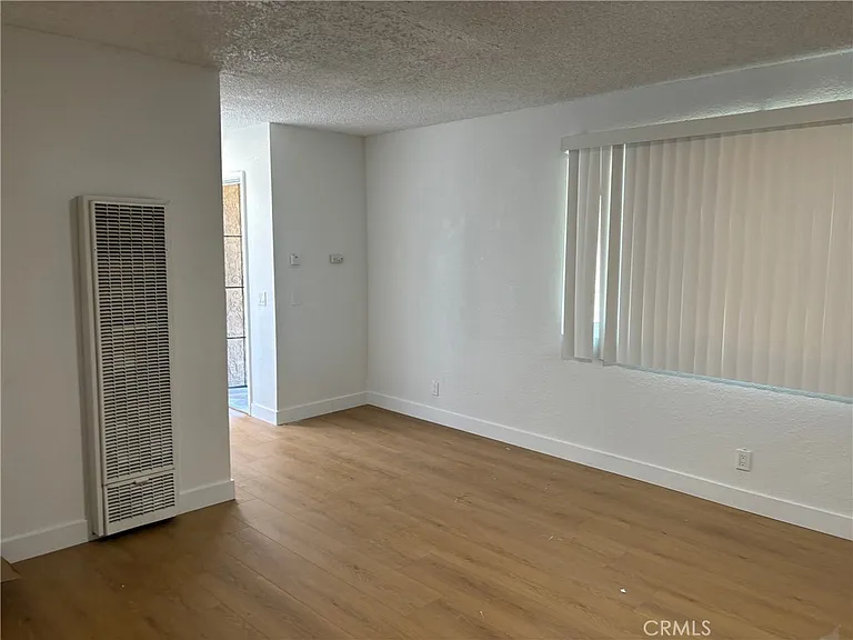 2556 Diamond St — Photo 3