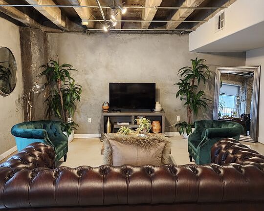 3rd image of 711 S Olive St APT 203