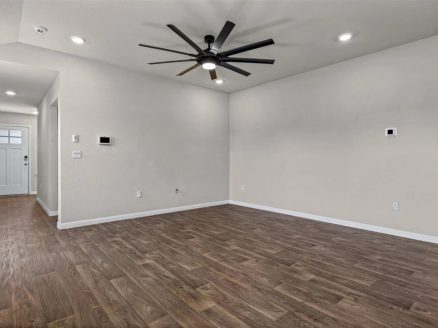 3 bed, 2.0 bath, 1535 sqft, $1,975 — Photo 3