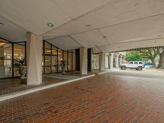 3rd image of 2100 Saint Charles Ave APT 7F