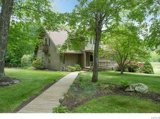 102 Blackberry Hill Rd, Red Hook, NY 12571