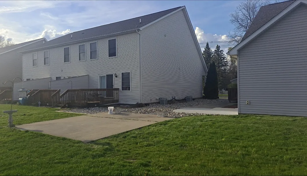 447 W South St — Photo 3
