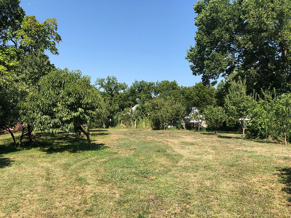2nd image of 1828 Newton Ave