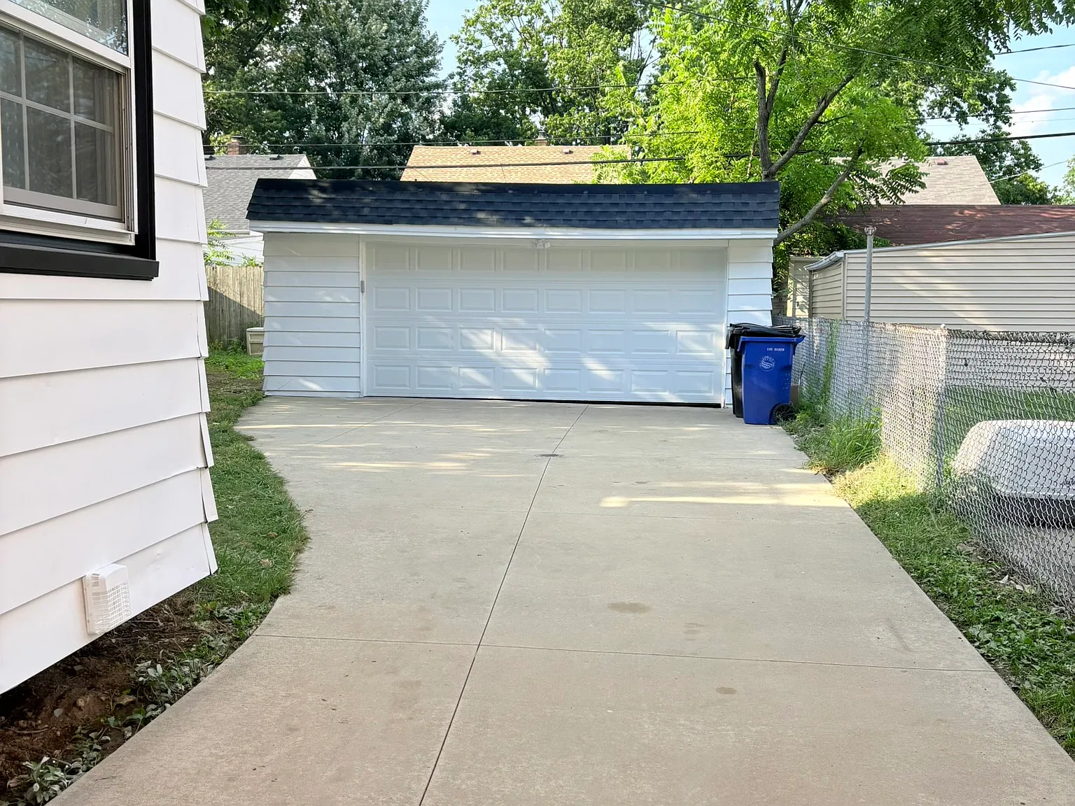 3 bed, 1274 sqft, $2,100 — Photo 2