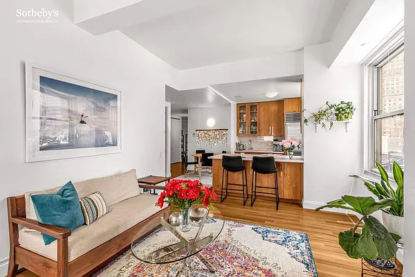 Sold by Sotheby's International Realty | media 2