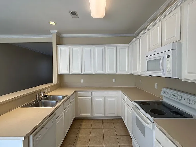 5619 Fetzer Ave NW — Photo 7
