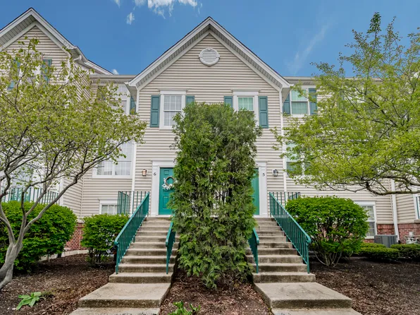1126 Village Center Pkwy Unit 6, Aurora, IL 60506