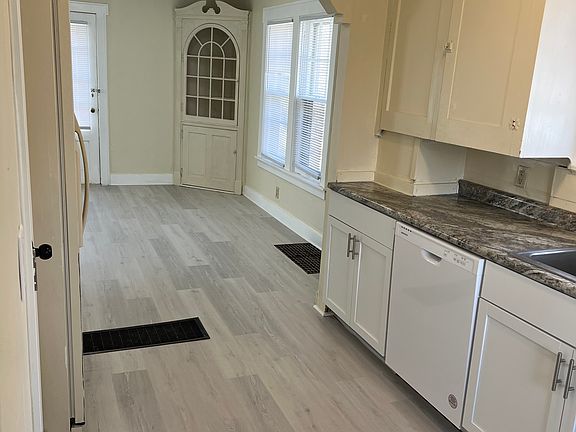 Kitchen & dining room