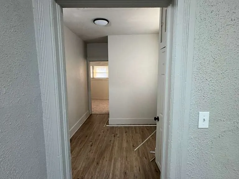 3427 Lexington Ave — Photo 26