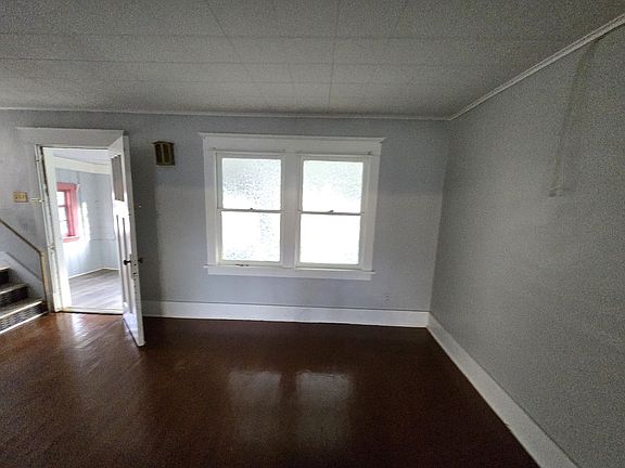 3rd image of 320 Dartmouth Ave