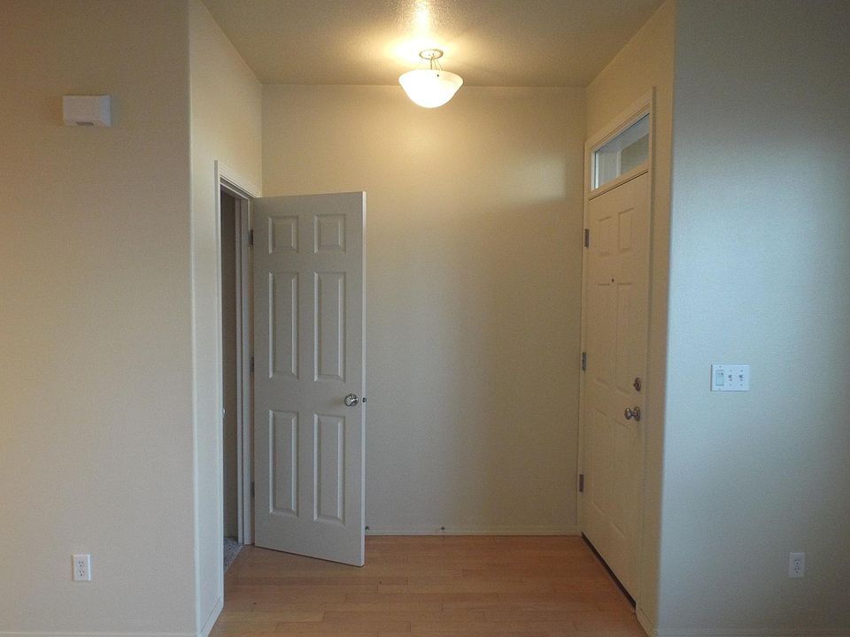 Entry with closet