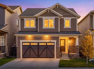 20 W Carringham Hts NW, Calgary, AB T3P 1V4