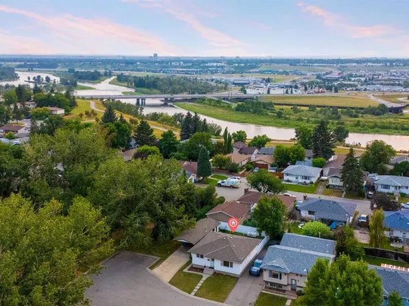 239 E Lynnover Pl SE, Calgary, AB T2C 1L5