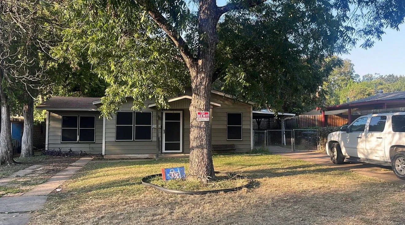3 bed, 1184 sqft, $1,800 — Photo 1