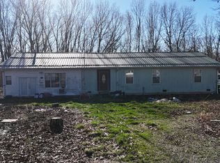 518 Ten Parts Dr, Seymour, MO 65746