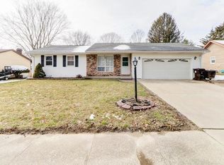 207 Clayton Dr, Mahomet, IL