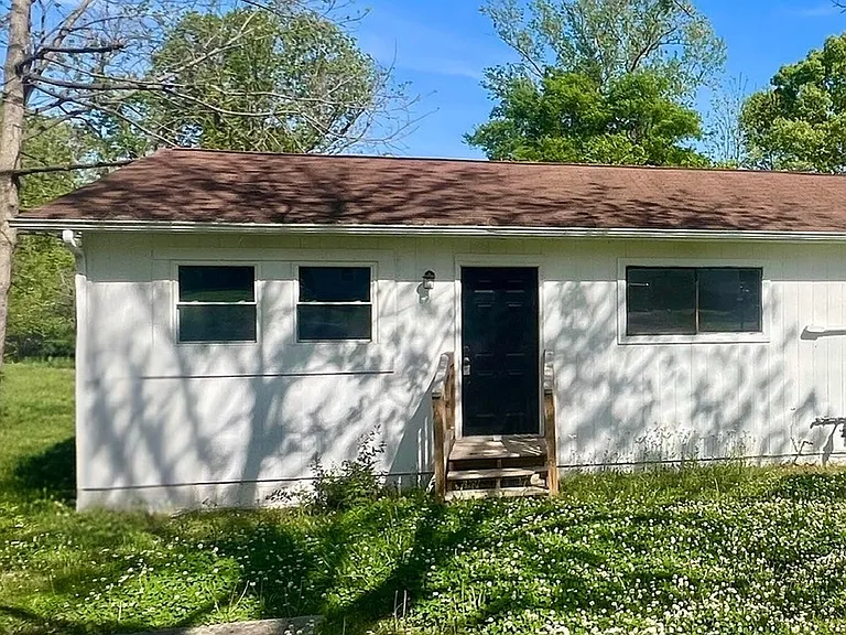 809 S Franklin St — Photo 10