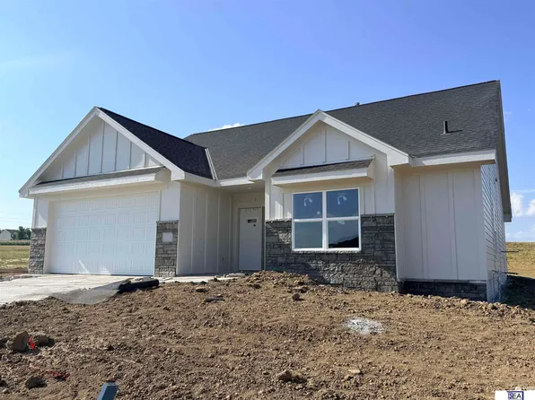 8910 Reed St, Papillion, NE 68046