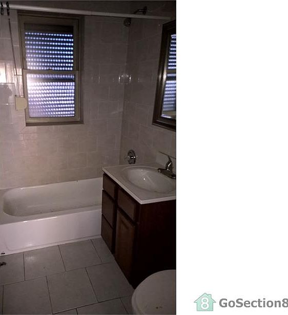 2nd image of 740 E 87th Pl
