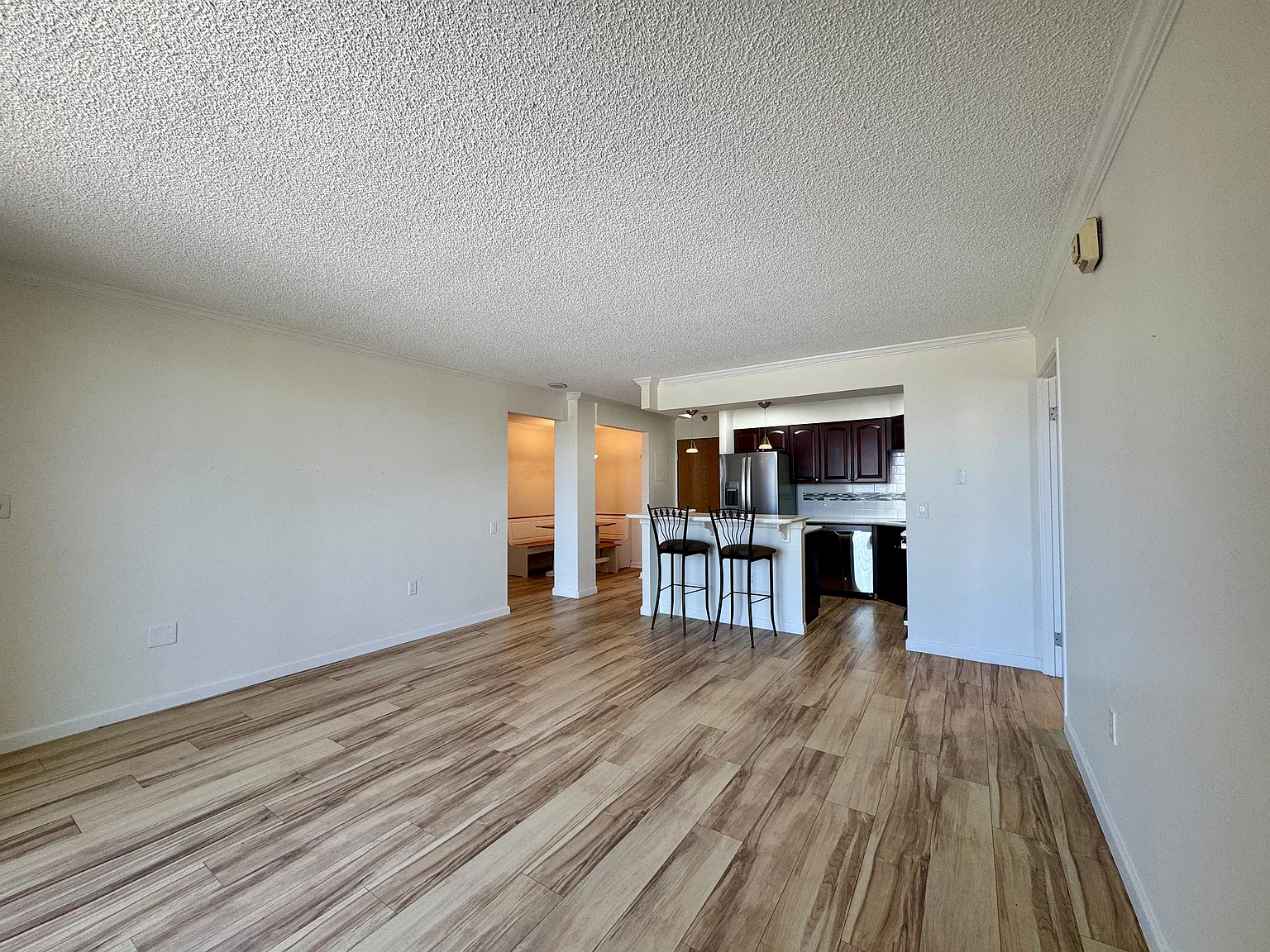 2 bed, 919 sqft, $2,260 — Photo 3