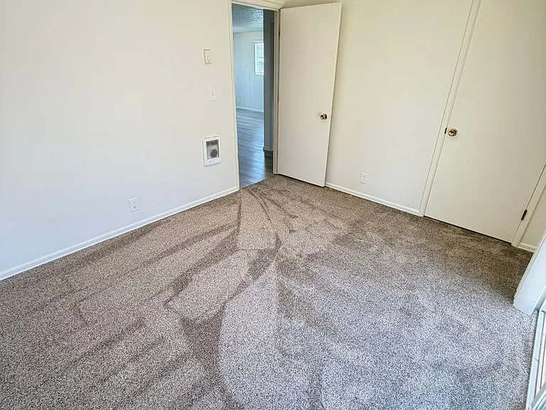 2202 Oak St SE — Photo 13