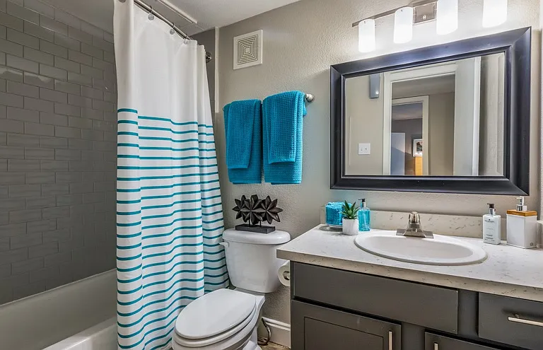 Flintridge Apartment Homes — Photo 15
