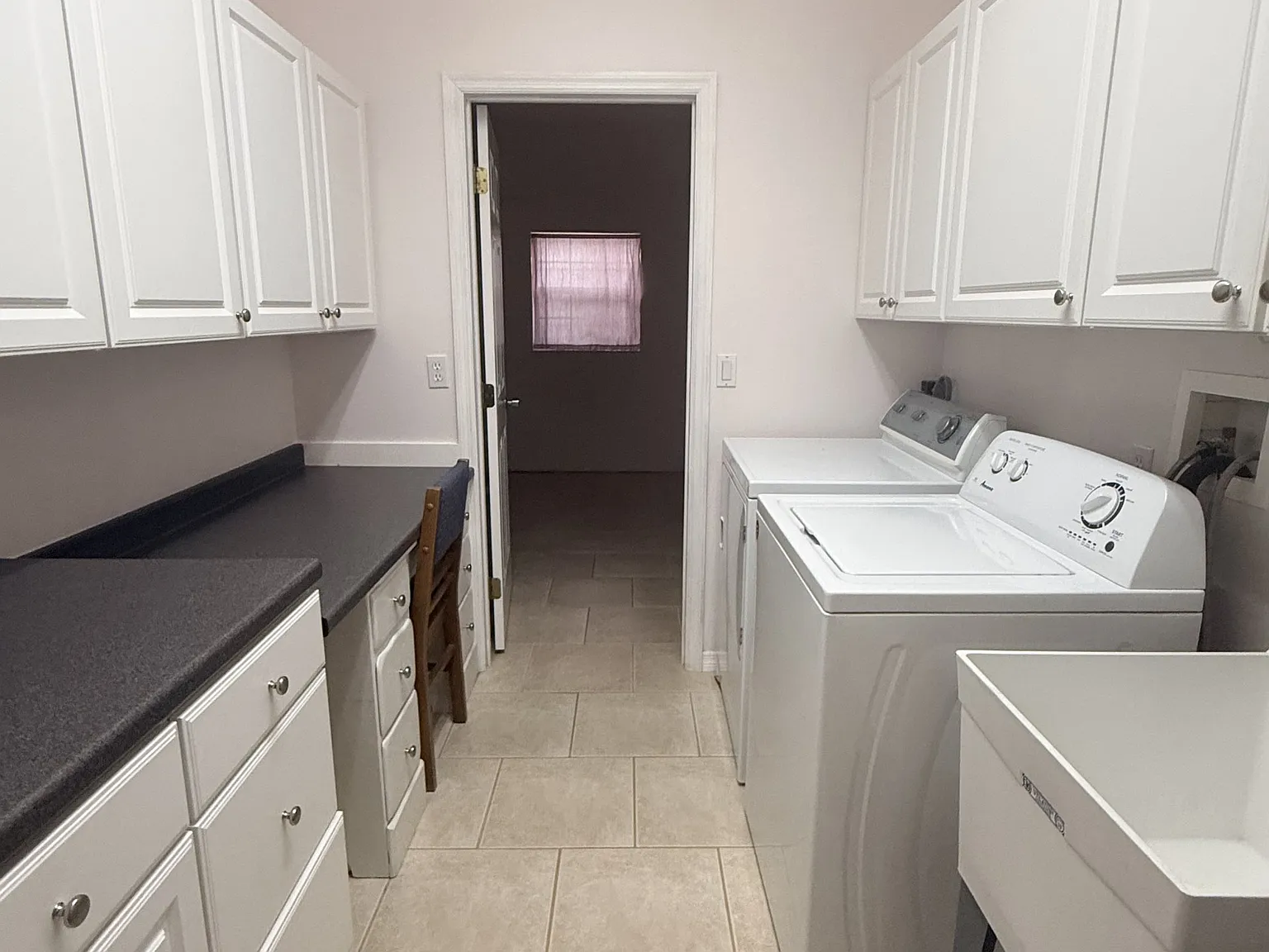 4 bed, 2249 sqft, $2,950 — Photo 3