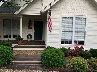 12 Willow Wood Ln, Cartersville, GA 30120