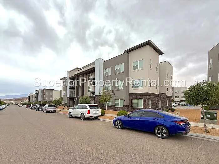 5801 S Garnet Dr #5204