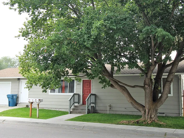 2405 W Central Ave — Photo 2