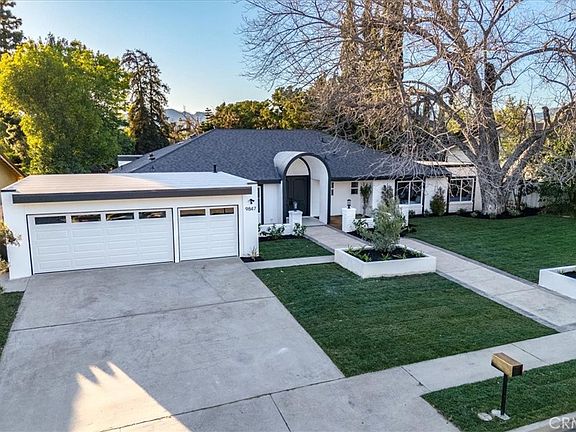 2nd image of 9847 Bothwell Rd