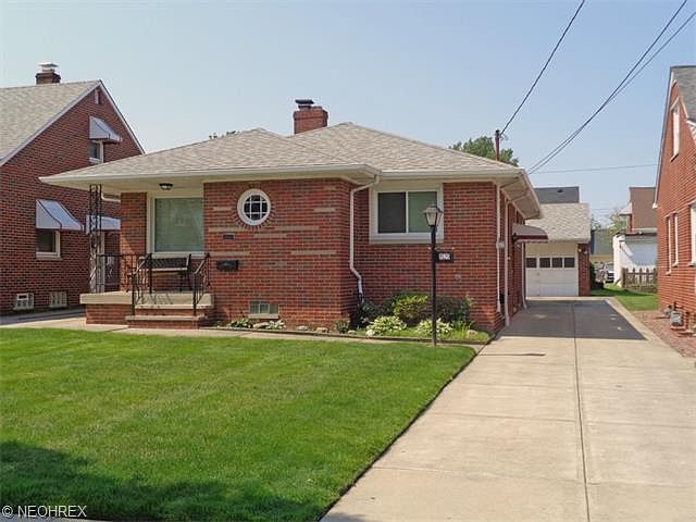 1st image of 1520 E 294th St