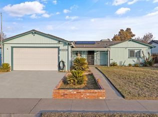 1111 Wren Dr, Hanford, CA 93230