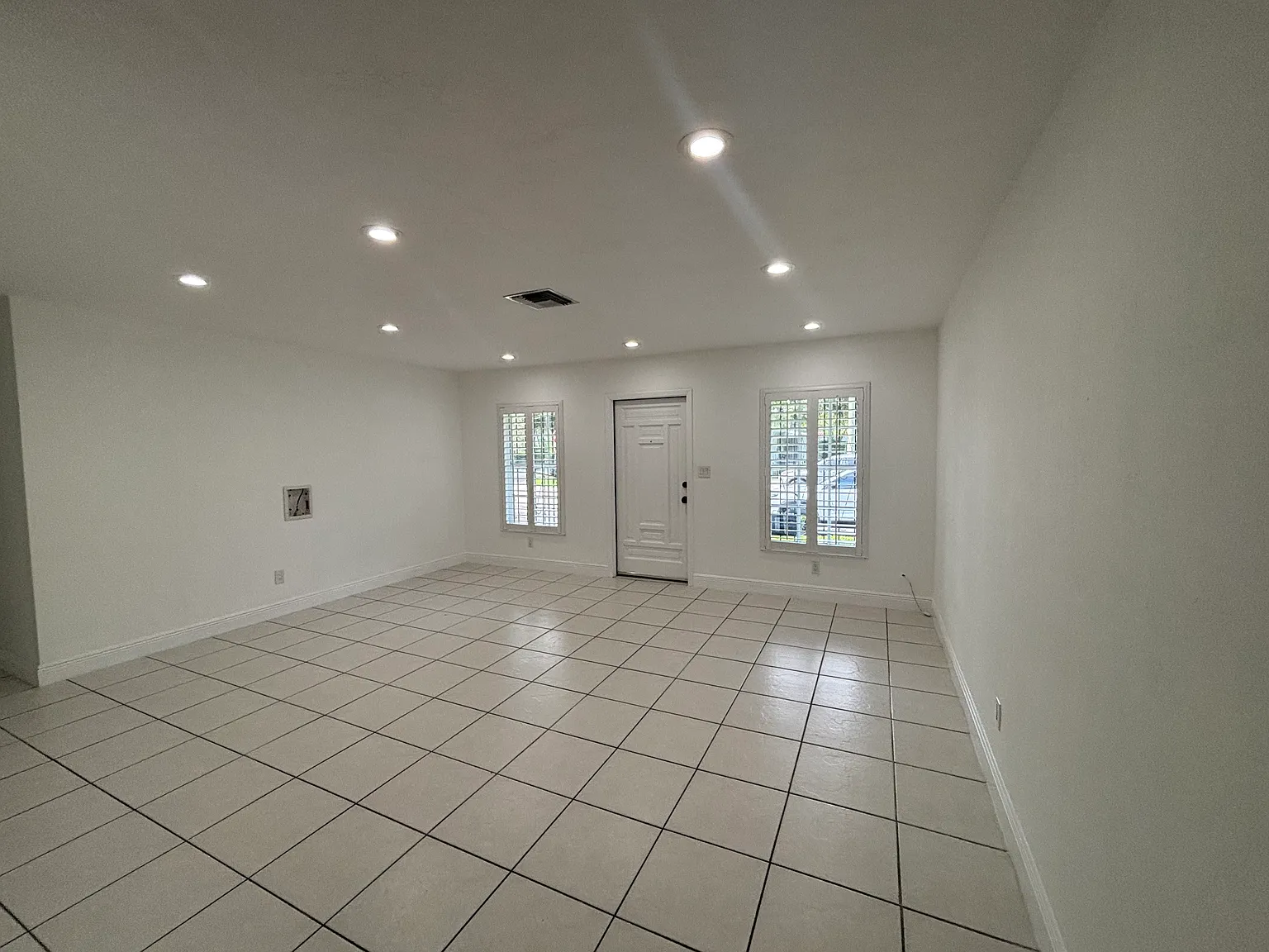 3 bed, $3,395 — Photo 2