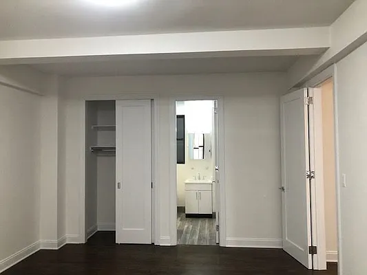 Rented by Solil Management | media 5