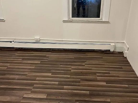 3rd image of 8 Mulberry St