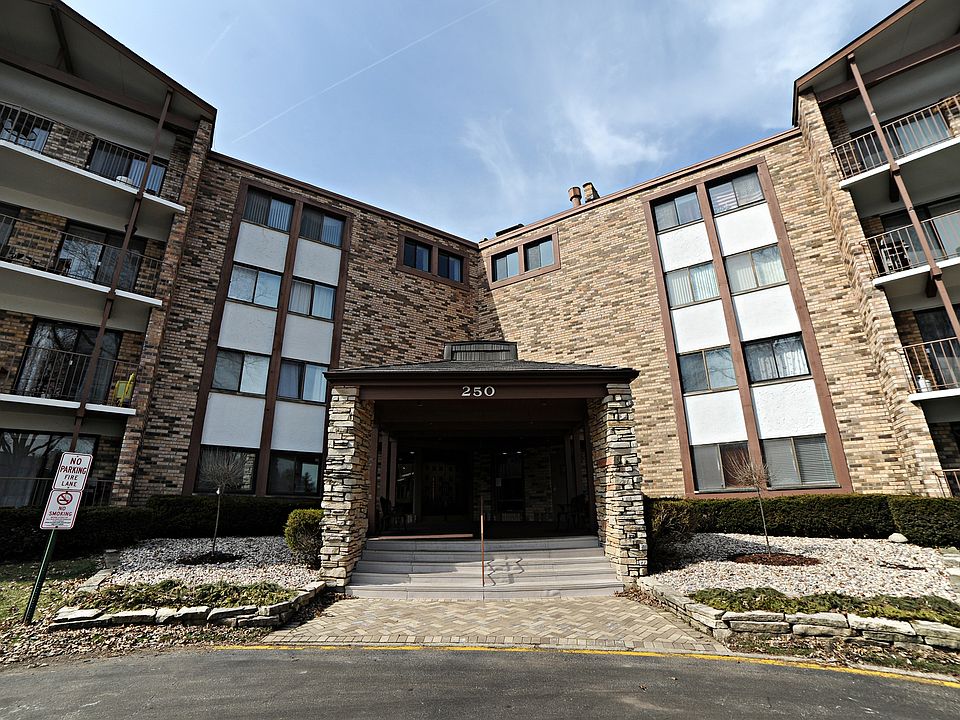 1st image of 250 W Parliament Pl APT 206