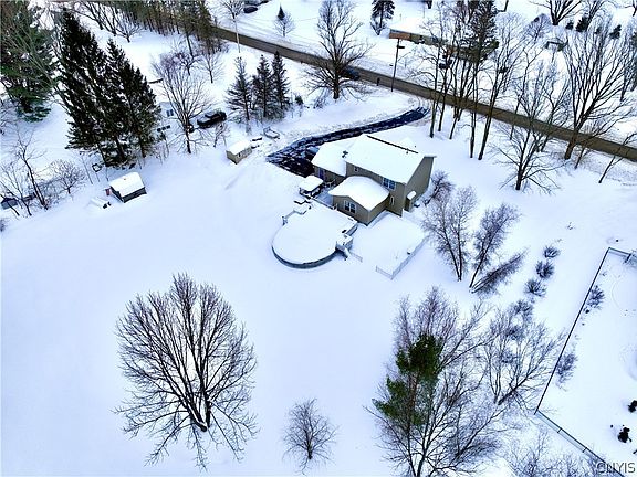 3rd image of 76 Hinman Rd