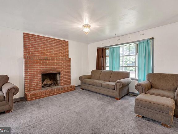 2nd image of 1254 Kennedy Ct