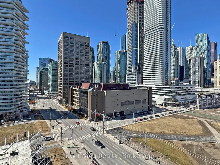 39 Queens Quay E #940 — Photo 15