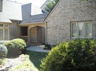 3 Lands End Dr, Greensboro, NC 27408