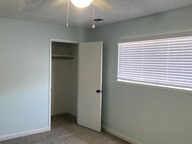 213 Starr Ave — Photo 11