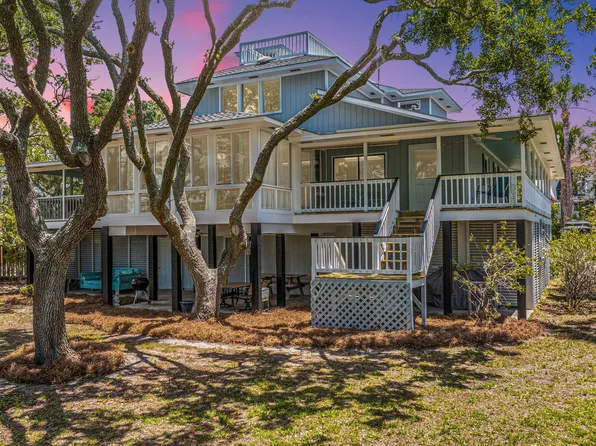 3914 Lybrand St, Edisto Island, SC 29438